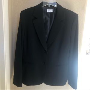 Tahari Arthur S Levine black 2 button blazer